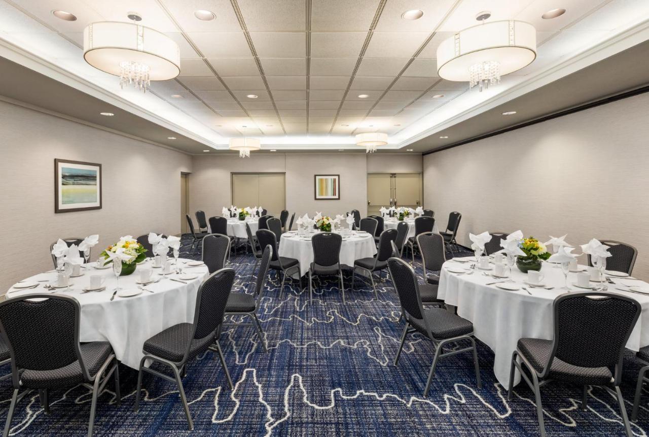 Holiday Inn Express Vancouver-Metrotown Burnaby Extérieur photo