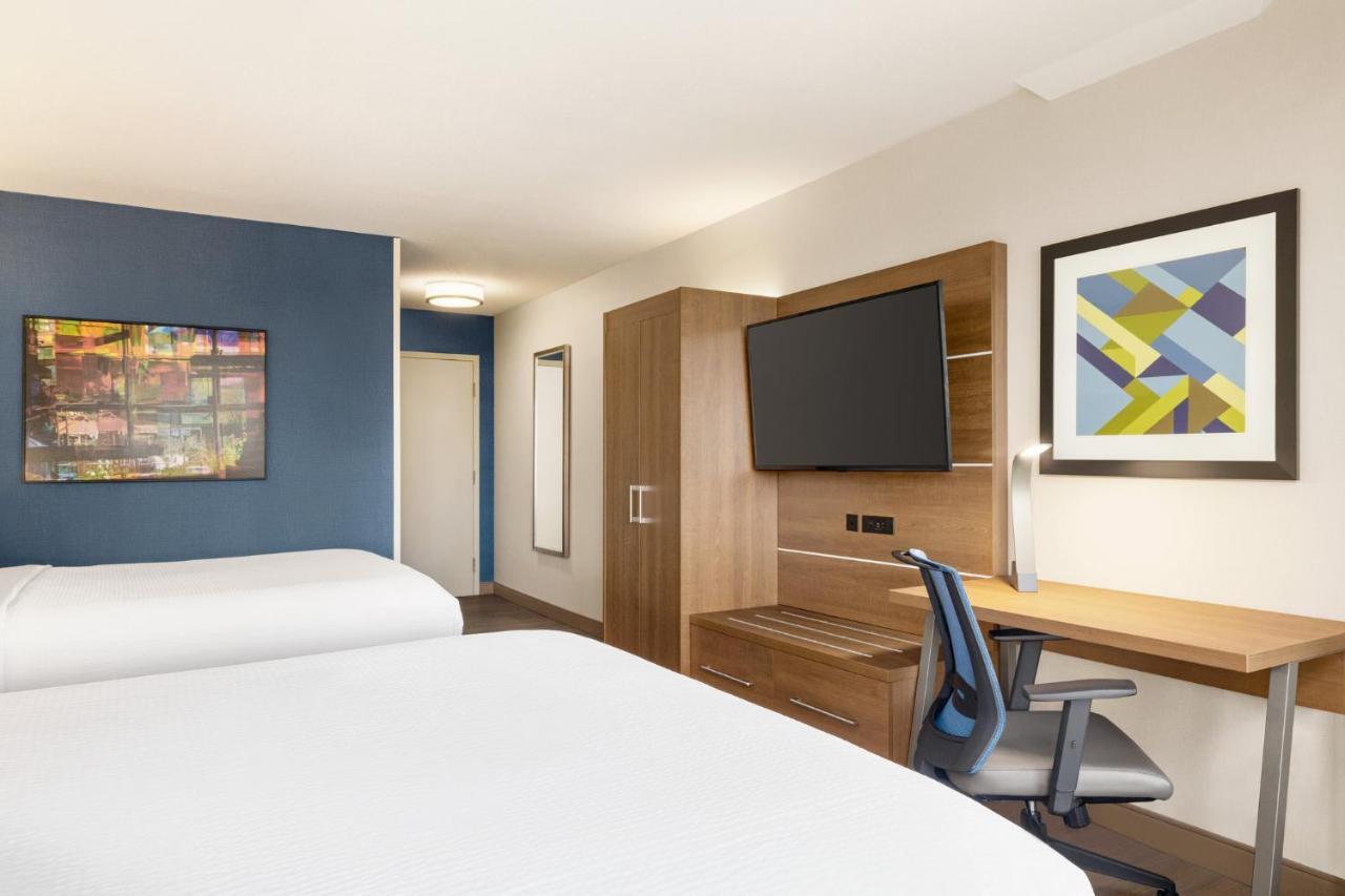 Holiday Inn Express Vancouver-Metrotown Burnaby Extérieur photo