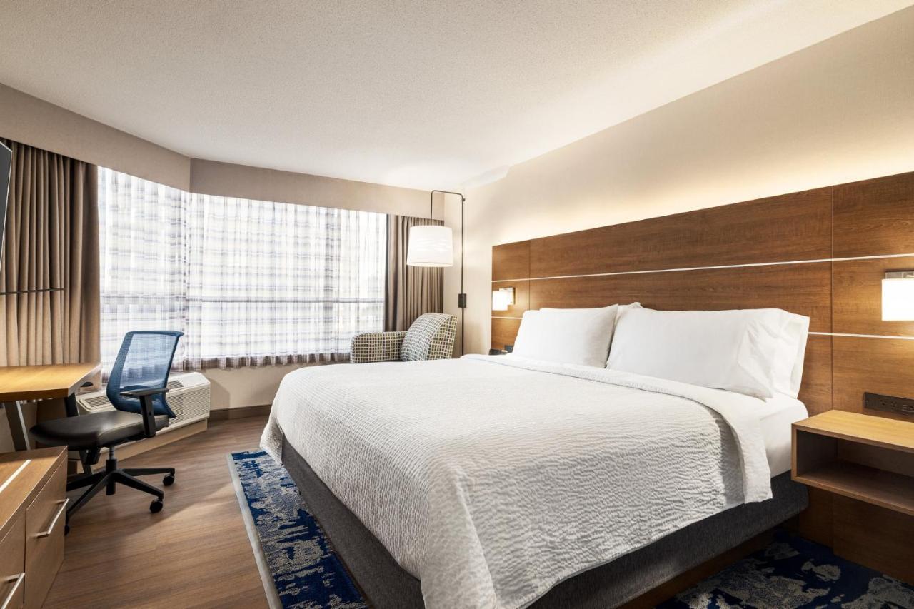 Holiday Inn Express Vancouver-Metrotown Burnaby Extérieur photo