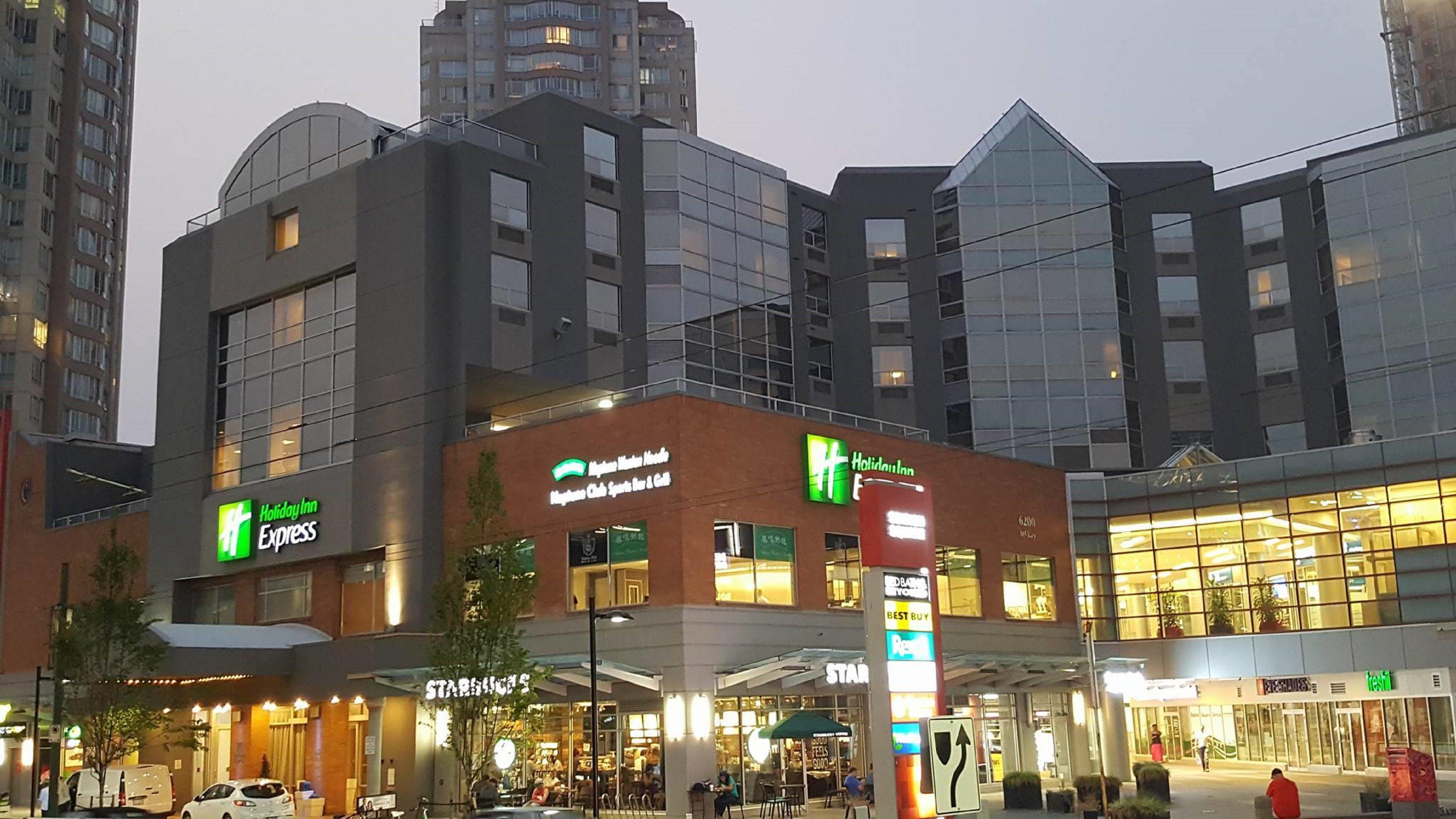 Holiday Inn Express Vancouver-Metrotown Burnaby Extérieur photo