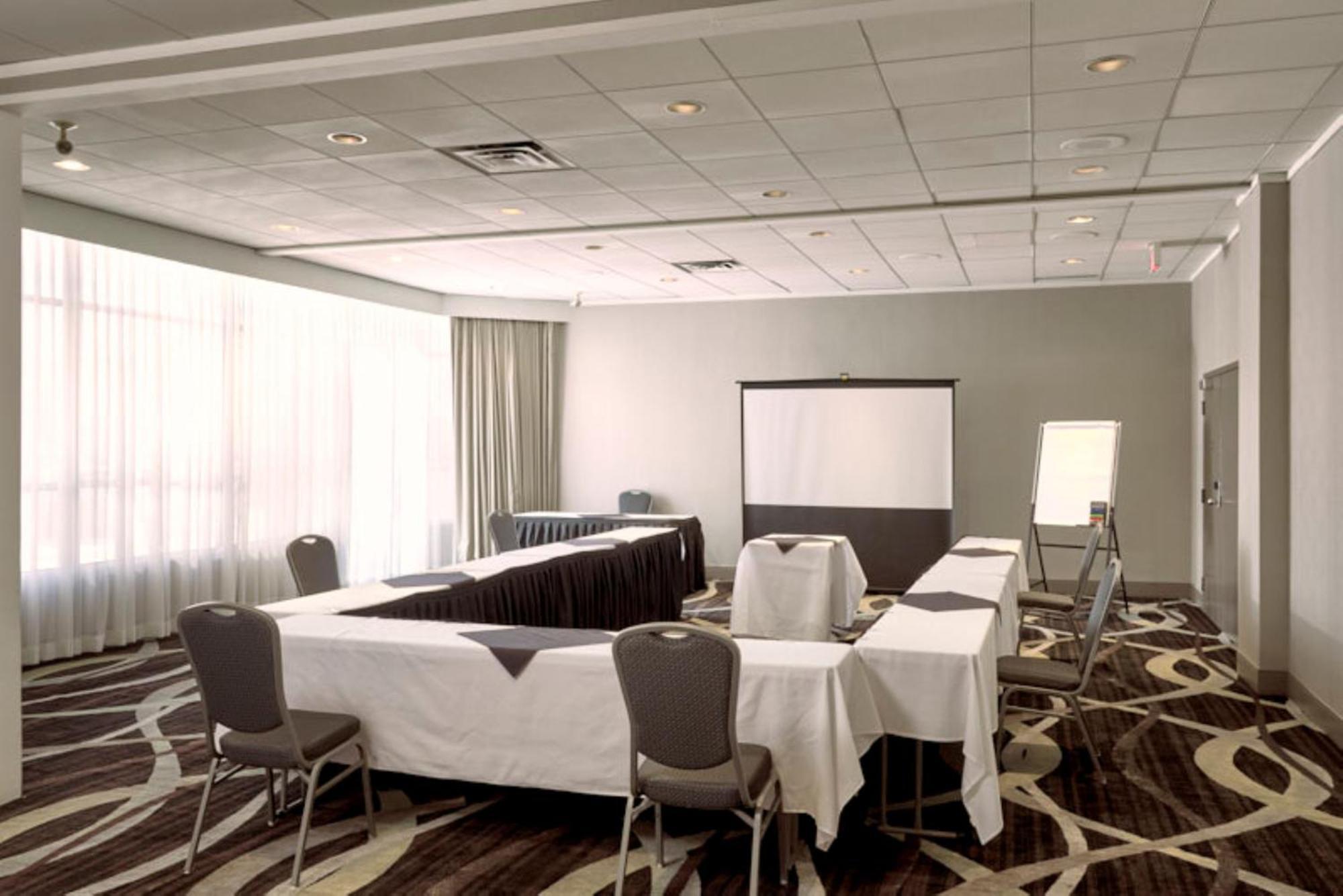 Holiday Inn Express Vancouver-Metrotown Burnaby Extérieur photo