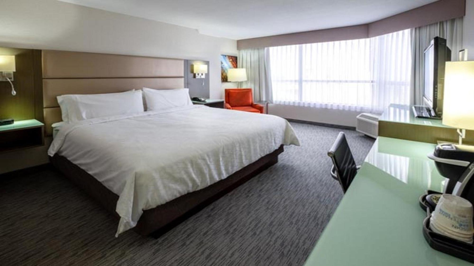 Holiday Inn Express Vancouver-Metrotown Burnaby Extérieur photo
